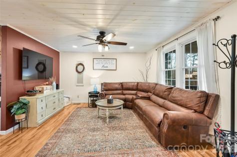 6 Gun Flint Trail Fletcher NC 28732