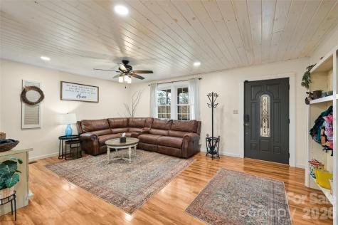 6 Gun Flint Trail Fletcher NC 28732