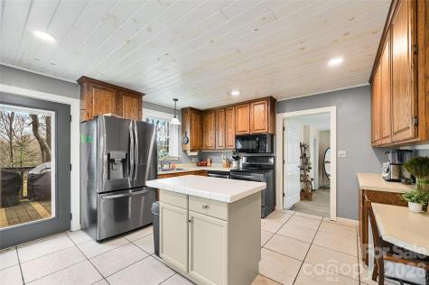 6 Gun Flint Trail Fletcher NC 28732