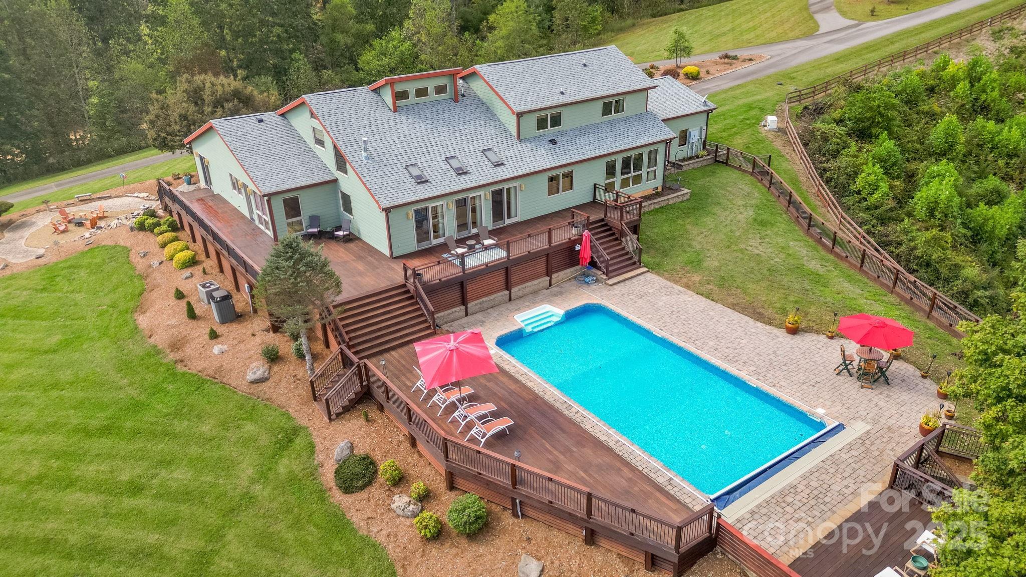 3319 Bull Creek Road Marshall NC 28754