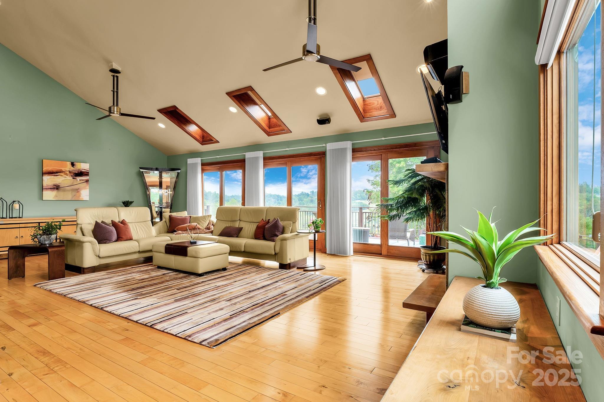 3319 Bull Creek Road Marshall NC 28754