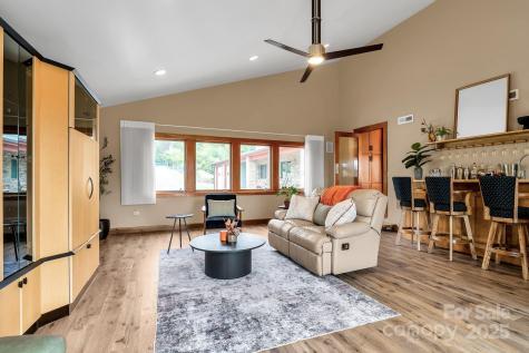 3319 Bull Creek Road Marshall NC 28754