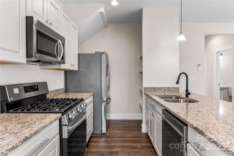22 Ben Lippen Road Asheville NC 28806