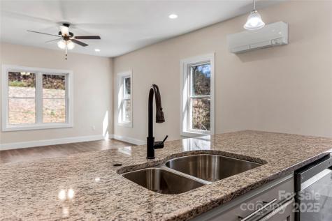 22 Ben Lippen Road Asheville NC 28806