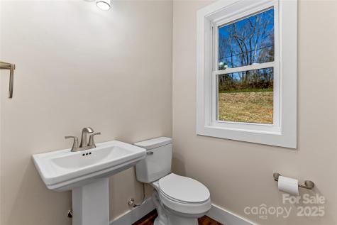 22 Ben Lippen Road Asheville NC 28806