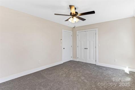 22 Ben Lippen Road Asheville NC 28806