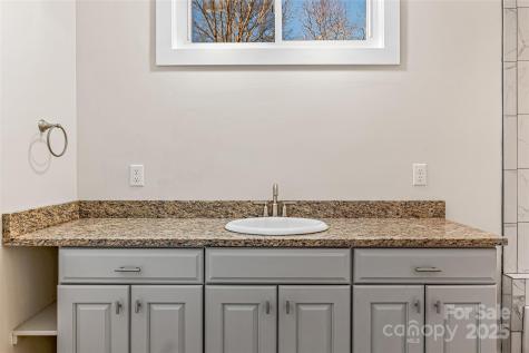 22 Ben Lippen Road Asheville NC 28806