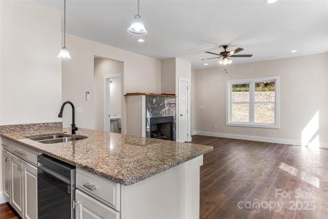 22 Ben Lippen Road Asheville NC 28806