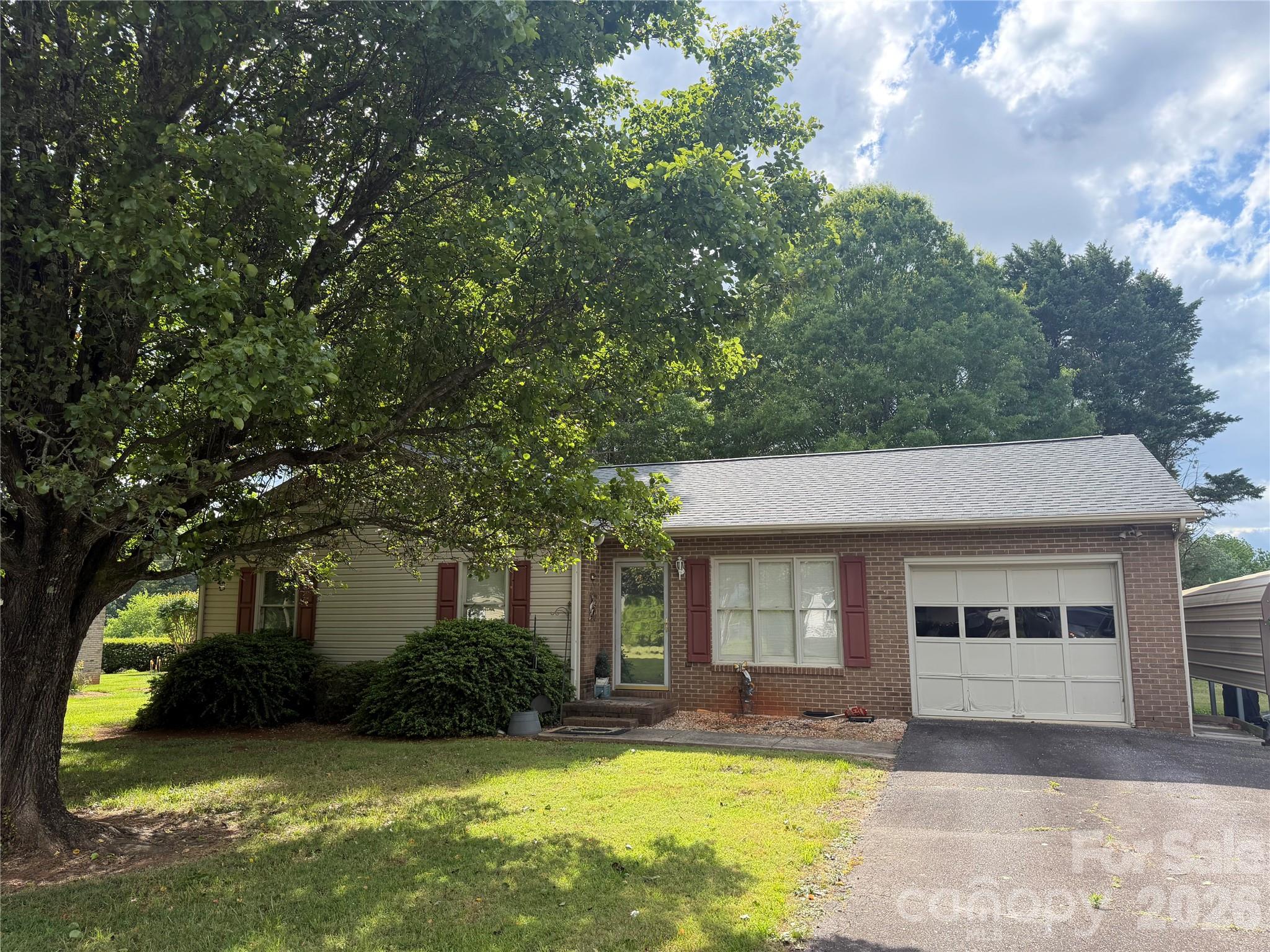 4445 Sulphur Springs Road NE Hickory NC 28601