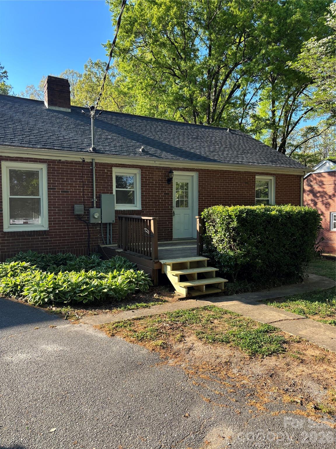 1106 8th Street NE Hickory NC 28601