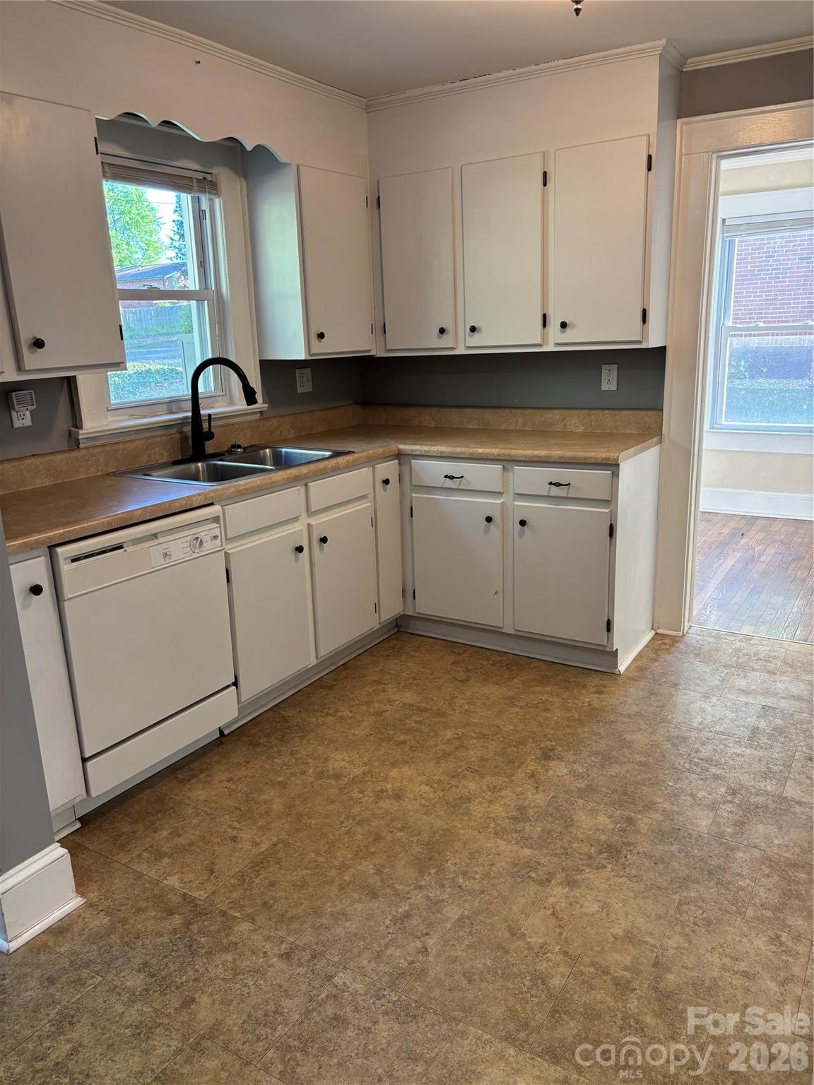 1106 8th Street NE Hickory NC 28601