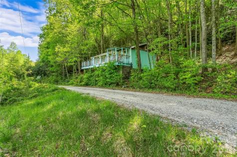 586 Liberty Church Road Marion NC 28752