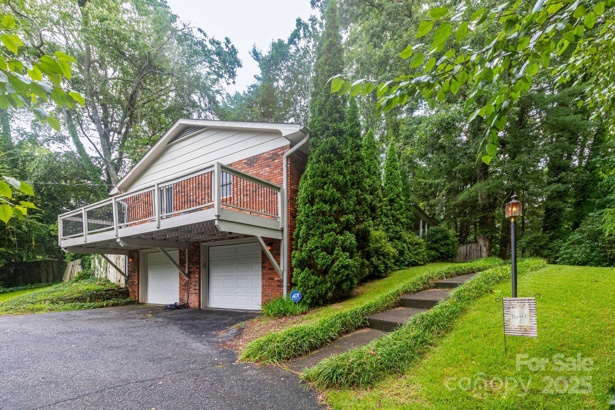 936 Toxaway Drive Hendersonville NC 28791