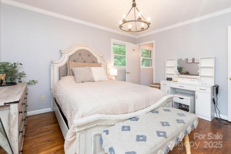 936 Toxaway Drive Hendersonville NC 28791