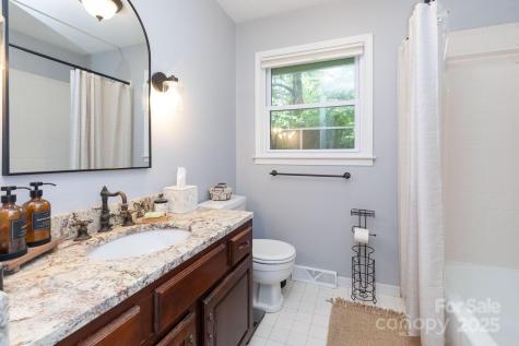 936 Toxaway Drive Hendersonville NC 28791