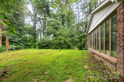 936 Toxaway Drive Hendersonville NC 28791