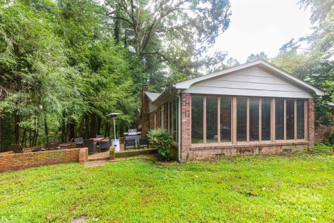 936 Toxaway Drive Hendersonville NC 28791