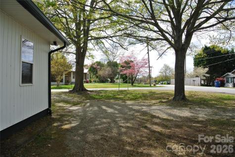 123 Moore Road Ellenboro NC 28040