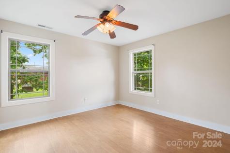 11 Annie Street Asheville NC 28806