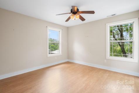 11 Annie Street Asheville NC 28806
