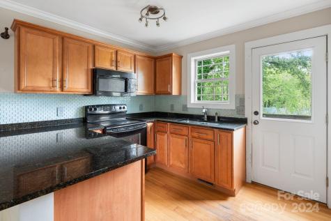 11 Annie Street Asheville NC 28806