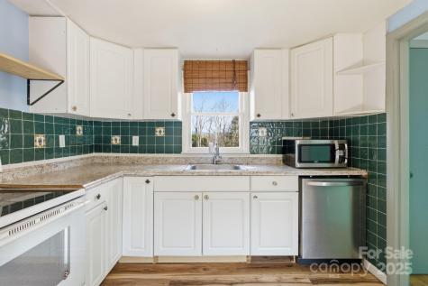 105 Smith Graveyard Road Asheville NC 28806