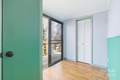 105 Smith Graveyard Road Asheville NC 28806