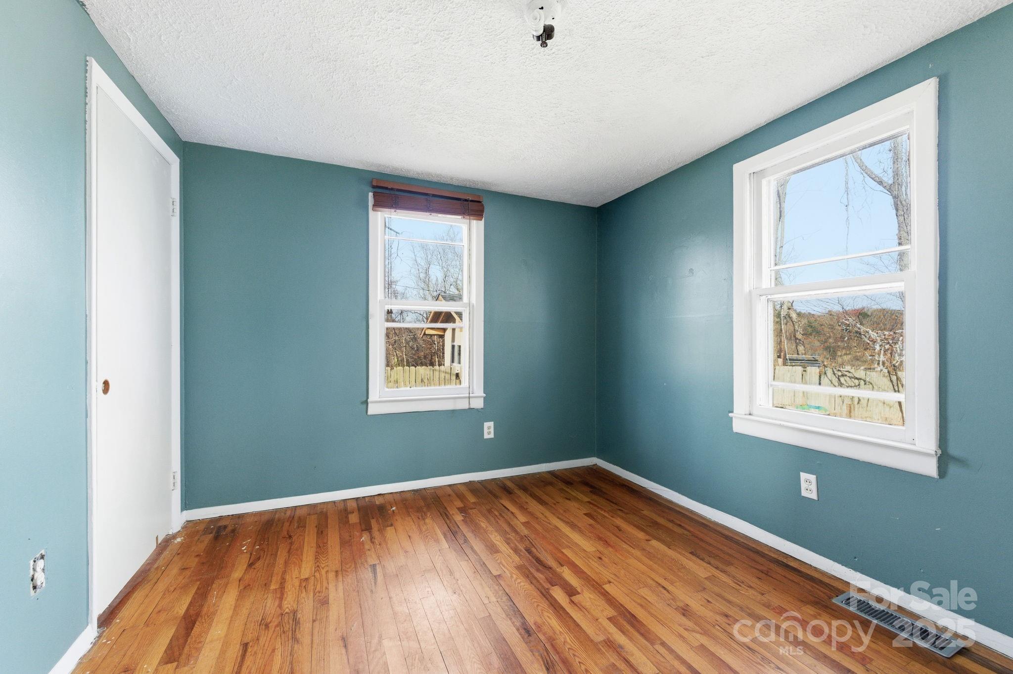 105 Smith Graveyard Road Asheville NC 28806