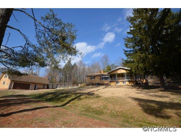 26 Daniel Ridge Road Candler NC 28715