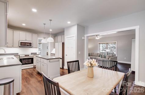 182 Ellerslie Acre Hendersonville NC 28739