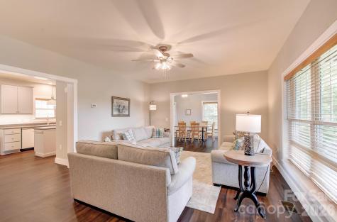182 Ellerslie Acre Hendersonville NC 28739