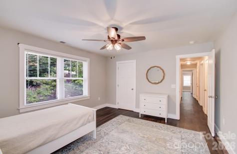 182 Ellerslie Acre Hendersonville NC 28739