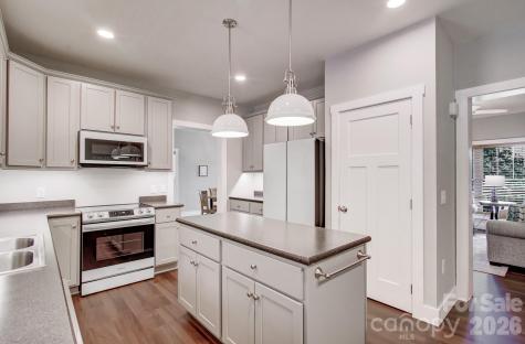 182 Ellerslie Acre Hendersonville NC 28739