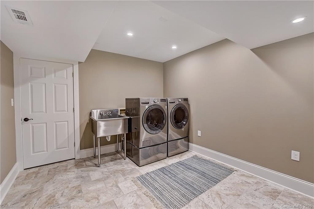 1218 Wareham Court Charlotte NC 28207