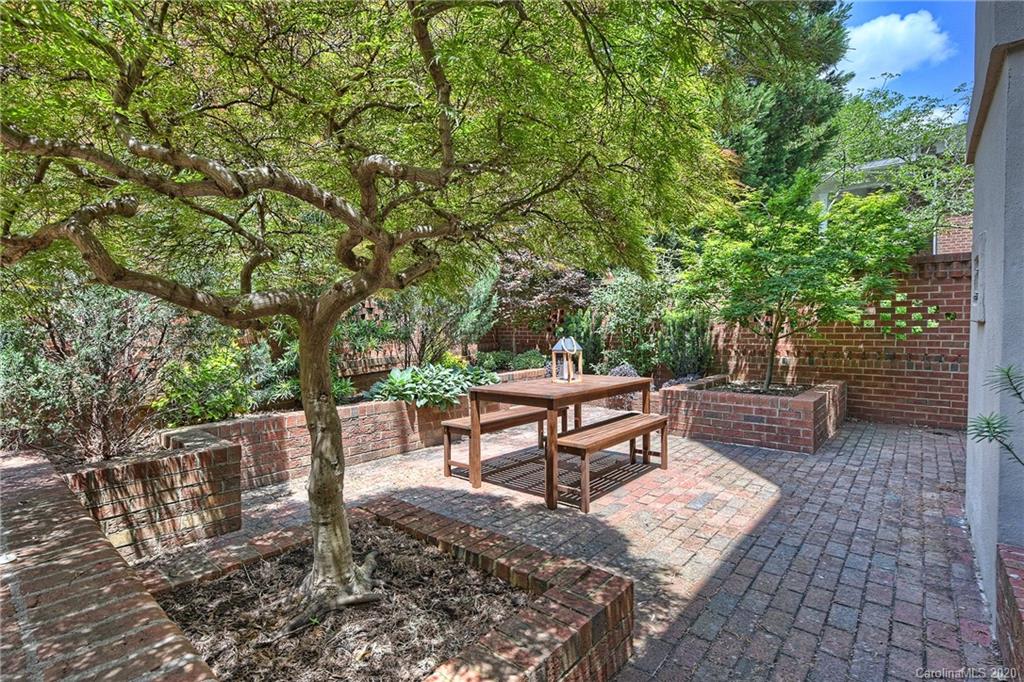 1218 Wareham Court Charlotte NC 28207