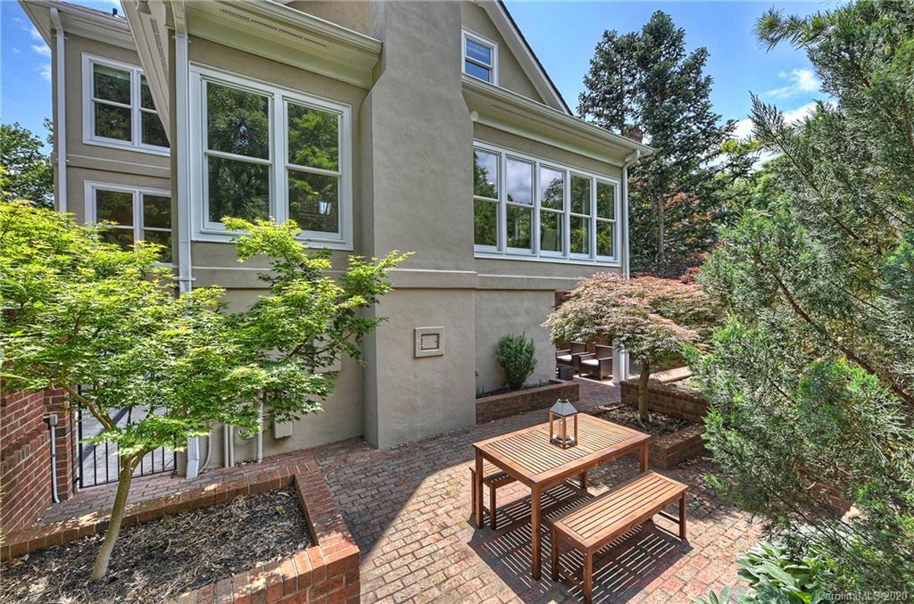 1218 Wareham Court Charlotte NC 28207