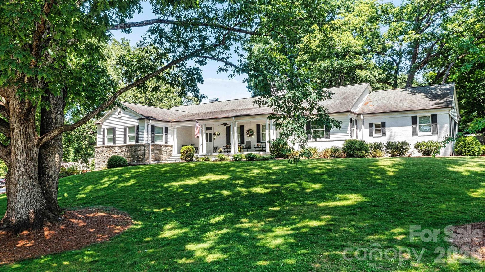 842 North Center Street Hickory NC 28601