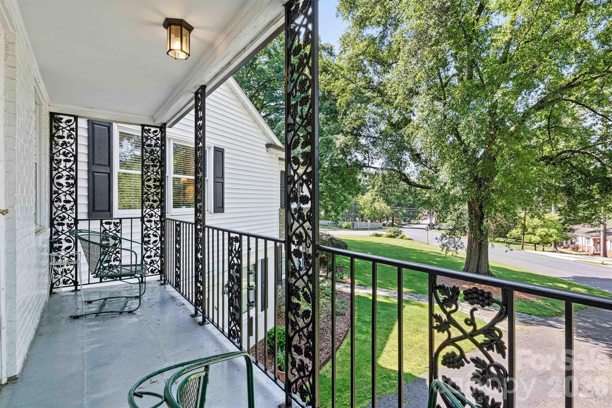 842 North Center Street Hickory NC 28601
