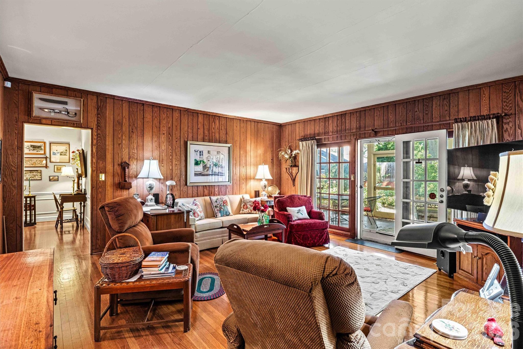 842 North Center Street Hickory NC 28601