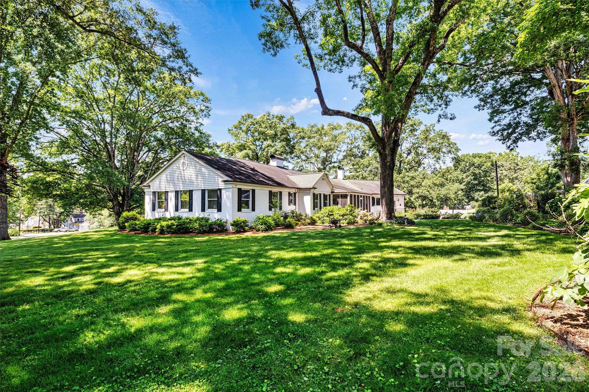 842 North Center Street Hickory NC 28601