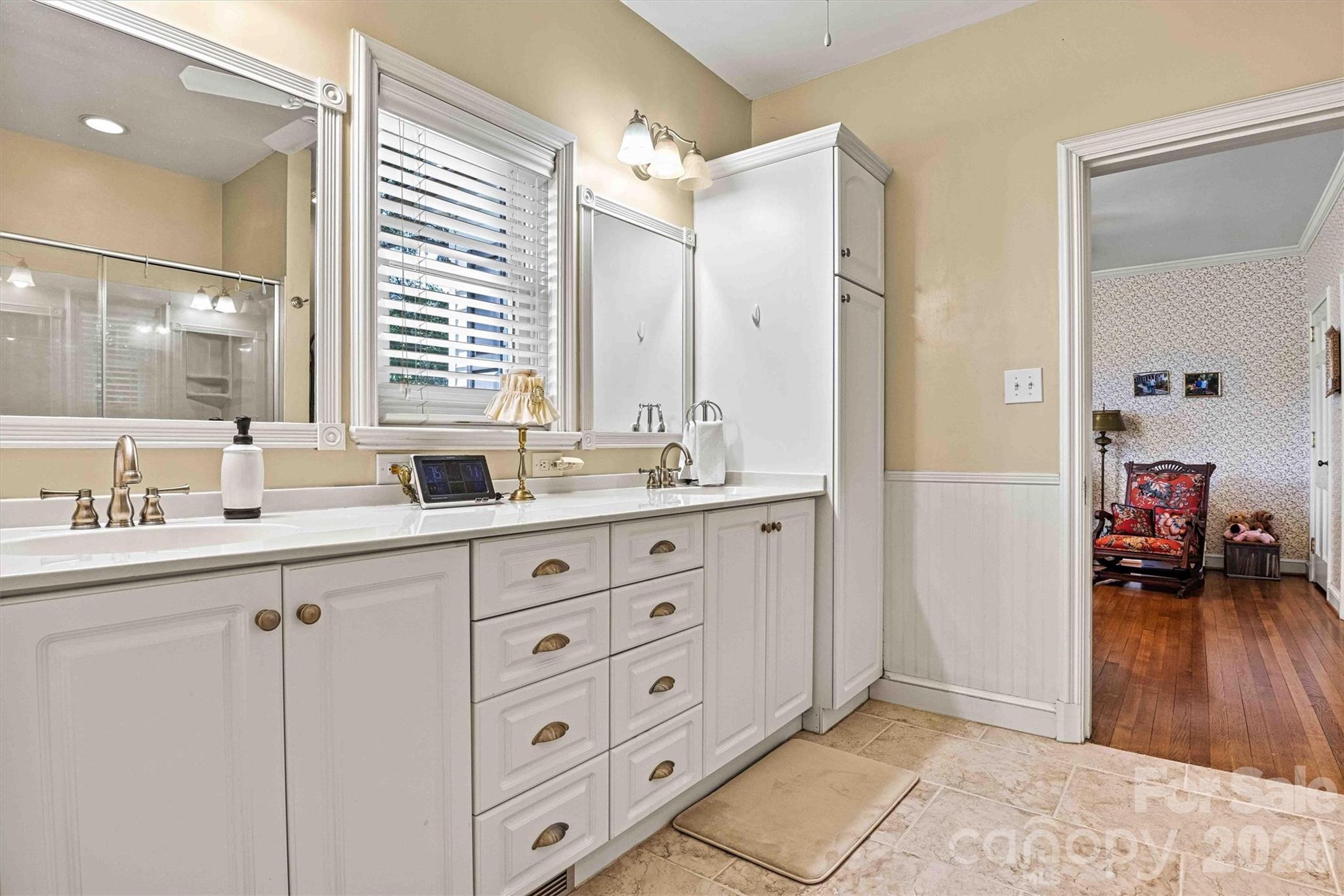 842 North Center Street Hickory NC 28601