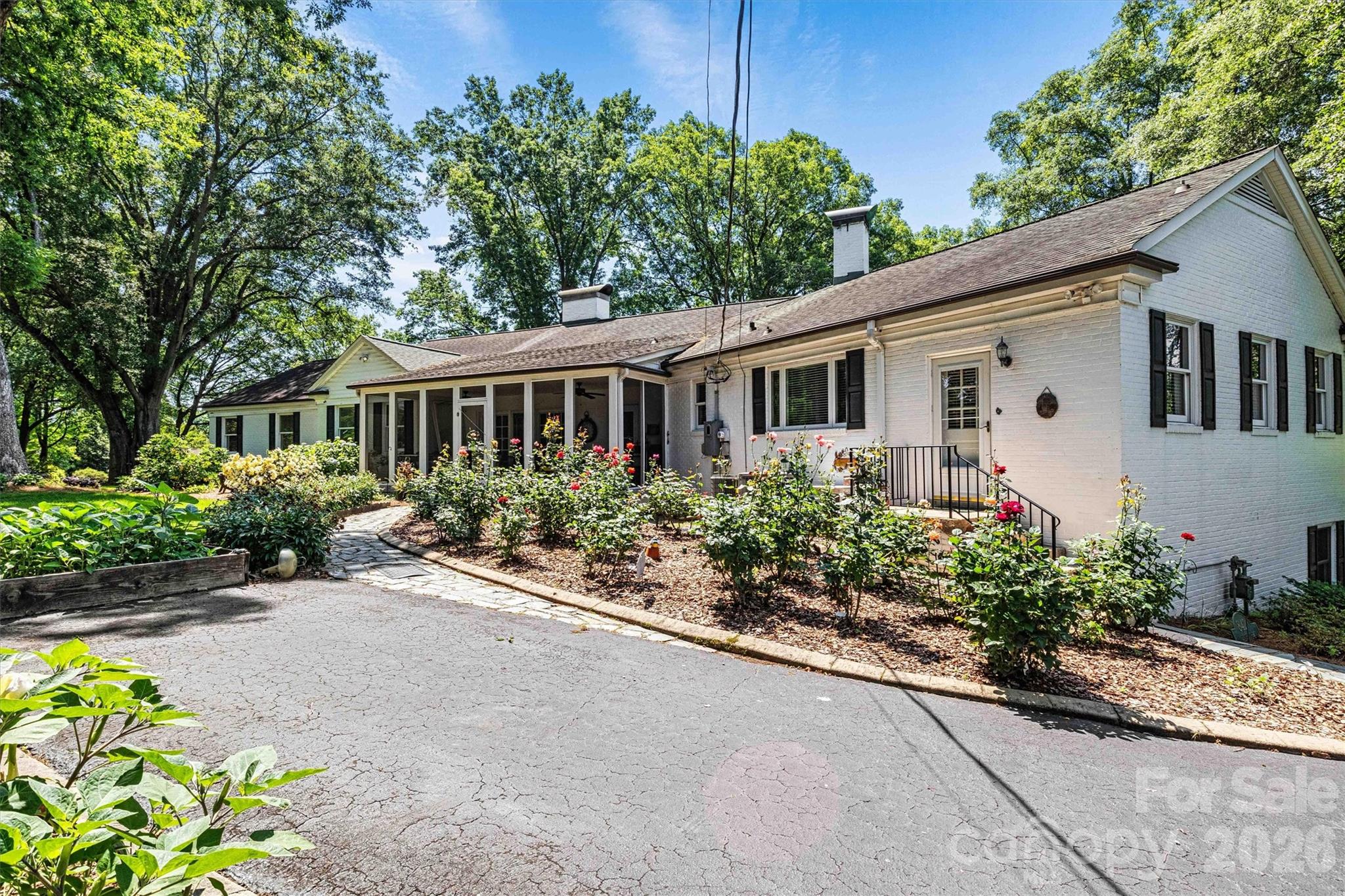 842 North Center Street Hickory NC 28601