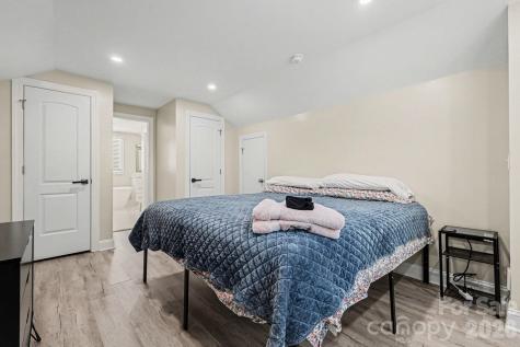 3816 Freedom Drive Charlotte NC 28208