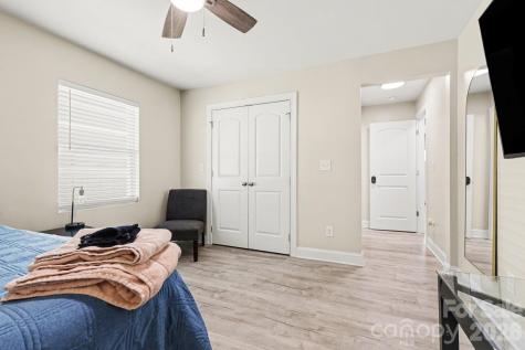 3816 Freedom Drive Charlotte NC 28208