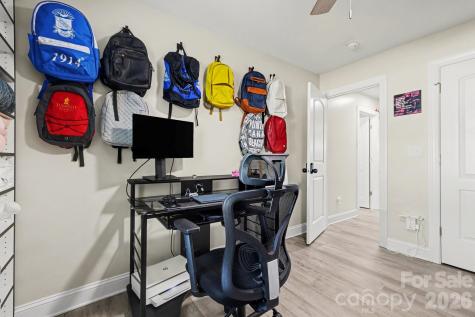 3816 Freedom Drive Charlotte NC 28208