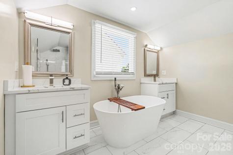 3816 Freedom Drive Charlotte NC 28208