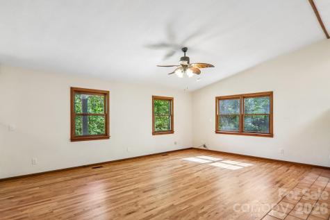 129 Cash Phillips Drive Mars Hill NC 28754