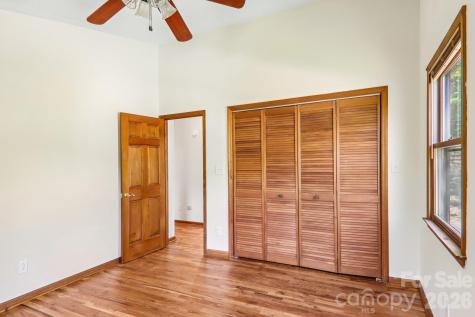 129 Cash Phillips Drive Mars Hill NC 28754