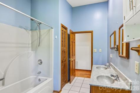 129 Cash Phillips Drive Mars Hill NC 28754
