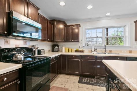 28 Chapel Park Road Asheville NC 28803